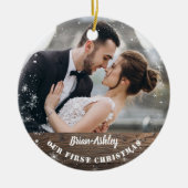 Wood素朴私たちの初めてのクリスマスはミセス・フォト セラミックオーナメント (正面)
