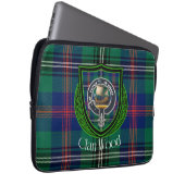 Wood Scottish Clan Tartan and Crest ラップトップスリーブ (正面右)