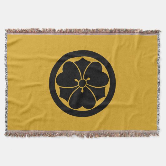 Wood sorrel with swords in circle スローブランケット (正面)