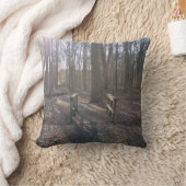 Wooden Bridge Throw Pillow クッション (ブランケット)