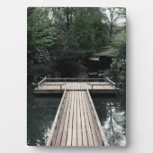 Wooden Pier framed by red Lanterns フォトプラーク (正面)