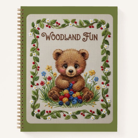 Woodland Fun Embroidered Bear & Berries Journal ノートブック (正面)