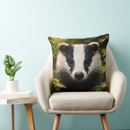 Woodland guardian premium badger portrait throw pi クッション (椅子)
