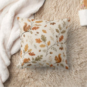 Woodland Squirrel & Acorn Fall Throw Pillow クッション (ブランケット)