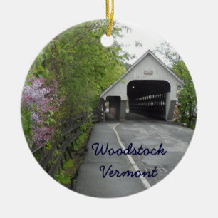 Woodstockの屋根付橋、ヴァーモント セラミックオーナメント