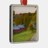 Woodstock、ヴァーモントのJenneの農場。 落下 メタルオーナメント (右)