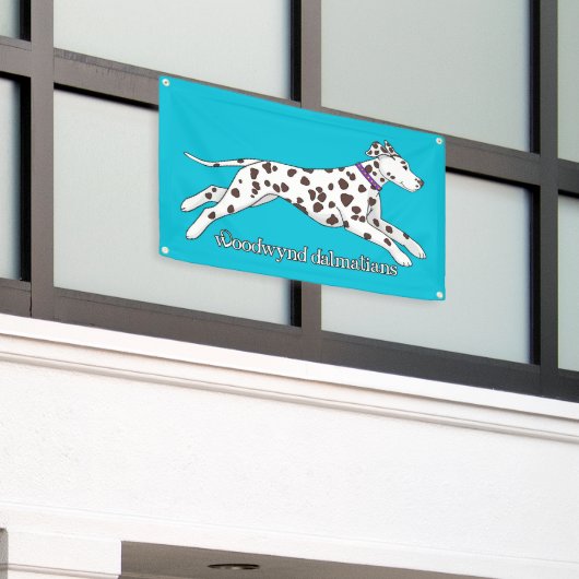 Woodwynd Banner 横断幕 (ビルの外側)