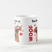 WOOFで恋に落ちた かわいい犬のバレンタインマグ コーヒーマグカップ (中央)