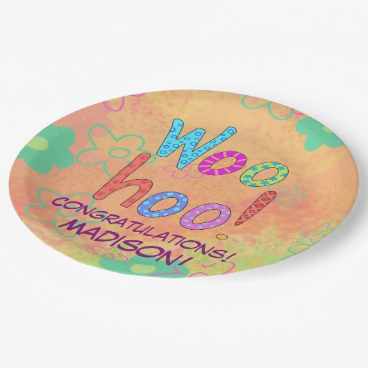 Woohoo Word Art Nameおめでとうございますパーソナライズされた ペーパープレート (アングル)