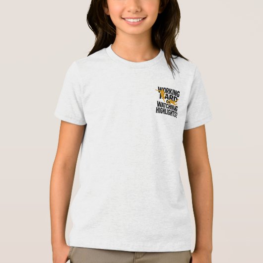 Working Hard Or Watching Highlights 面白いサッカー トライブレンドTシャツ (正面)