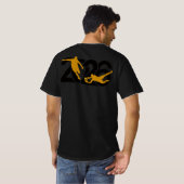 Working Hard Or Watching Highlights 面白いサッカー Tシャツ (裏面フル)