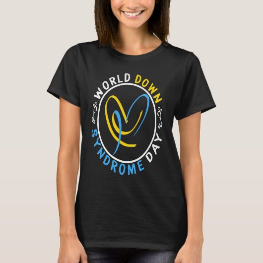 World Down Syndrome Day Mom Awareness Yellow Blue  Tシャツ (正面)