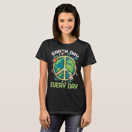 World Save Nature Oceans Day Peace Everyday Earth  Tシャツ (正面フル)