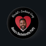 World's Luckkiest Guyバチェロレッテピンボタン 缶バッジ<br><div class="desc">間祝もなくお二人の愛とユーモアと結婚した、私たちの「世界で最も幸運な男」のバチェロレッテバッジピンと！この面白いアクセサリーパーソナライズされたは、あらゆるバチェロレッテに完璧な追加であり、おもしろいのtouchと祭りに遊び心を追加する。</div>
