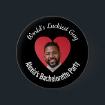 World's Luckkiest Guyバチェロレッテピンボタン 缶バッジ<br><div class="desc">間祝もなくお二人の愛とユーモアと結婚した、私たちの「世界で最も幸運な男」のバチェロレッテバッジピンと！この面白いアクセサリーパーソナライズされたは、あらゆるバチェロレッテに完璧な追加であり、おもしろいのtouchと祭りに遊び心を追加する。</div>
