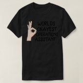 Worlds Okayest Operations Assistant Tシャツ (デザイン正面)