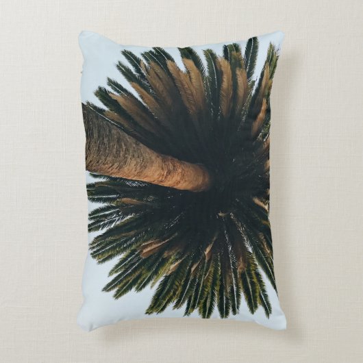 Worm eye photography of palm tree アクセントクッション (正面(垂直))