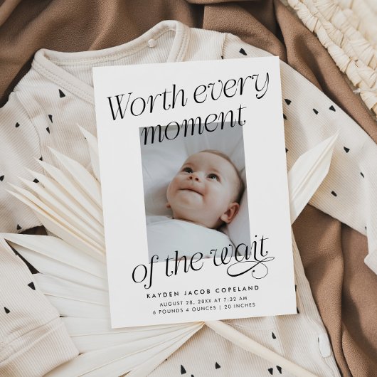 Worth The Wait 白い写真 モダンな誕生 案内状