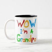 WOW私はおじいちゃんTシャツとギフト ツートーンマグカップ (左)