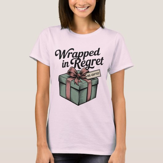 Wrapped in Regret | Funny Re-Gift Holiday Design  Tシャツ (正面)