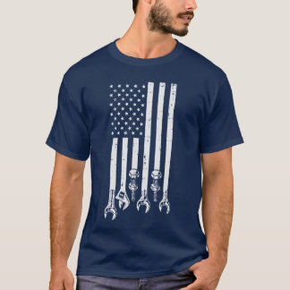 Wrench USA American Flag Car Mechanic Garage Patri Tシャツ