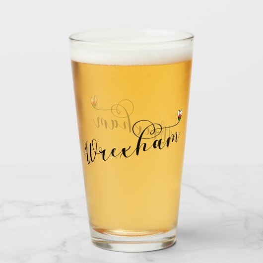 Wrexhamスクリプトフォント、ウェールズ国旗のハート タンブラーグラス (ドリンク正面)