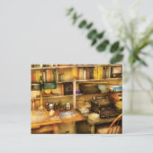 Writer – ライターの机 ポストカード (スタンド正面)