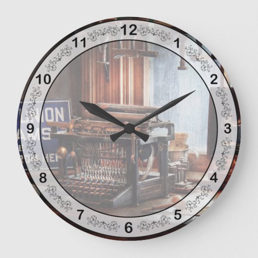 Writer - Typewriter - The aspiring writer ラージ壁時計 (正面)