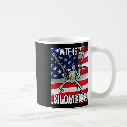 Wtfは7月4日の骨格クリンギーを1キロおもしろいで走る コーヒーマグカップ (右)