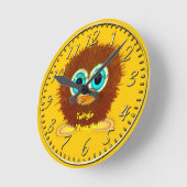 Wuzzybutt Kidsのおもしろい漫画の時計を巻く ラウンド壁時計 (傾斜)