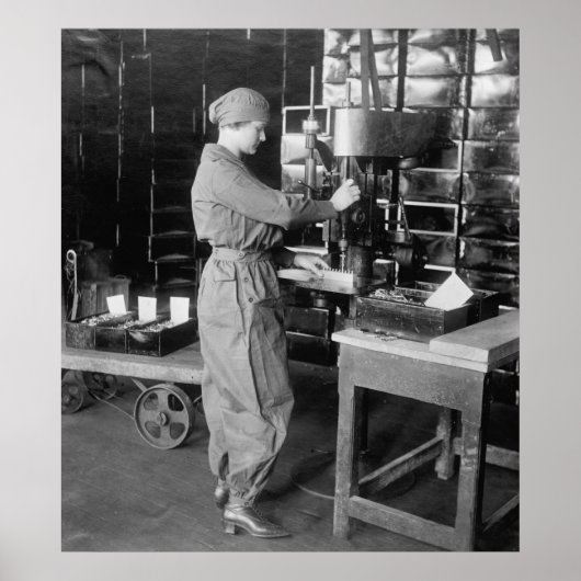 WW1弾薬カートリッジの穴あけ: 1910s ポスター (正面)