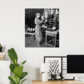 WW1弾薬カートリッジの穴あけ: 1910s ポスター (ホームオフィス)