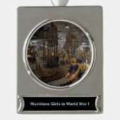 WW1 1918工場で働く女性 シルバープレートバナーオーナメント (正面)