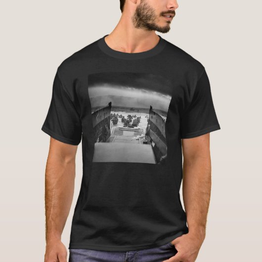 WW 2 Normandy Landings D-DAY, June 6, 1944 Tシャツ (正面)