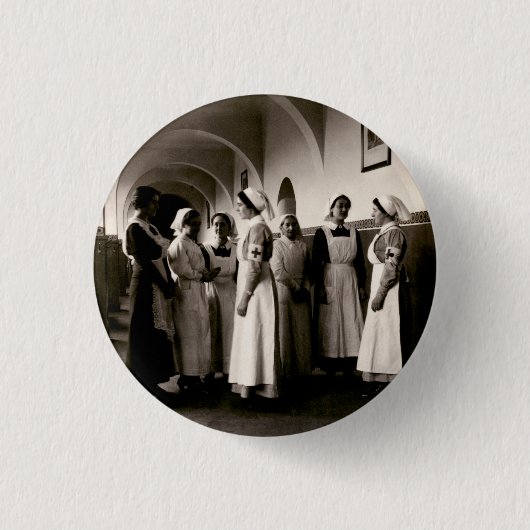 WWIのドイツ人のナース 缶バッジ (正面)