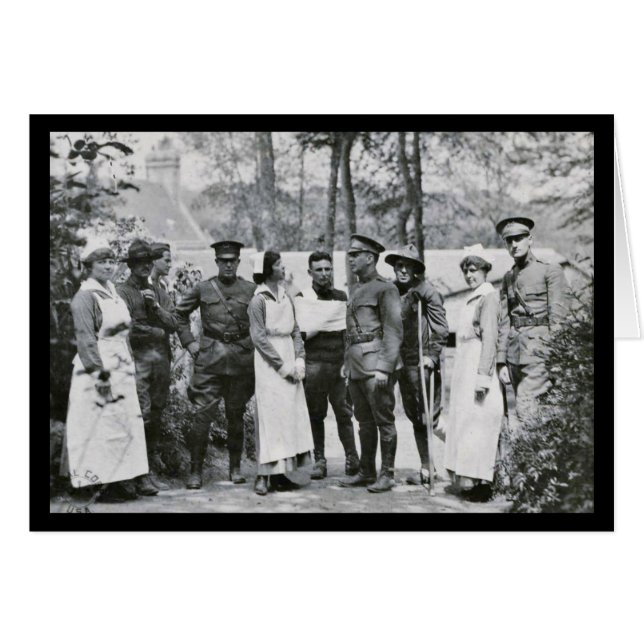 WWIナースと医師 (正面横)