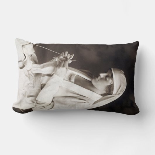 WWIナース編み物セーター ランバークッション (正面)