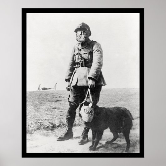 WWI軍曹と彼の犬がガスマスクを着て1915 ポスター (正面)