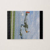 。_WWIIの飛行機を過ぎ去っている2匹のP51ムスタング ジグソーパズル (横)