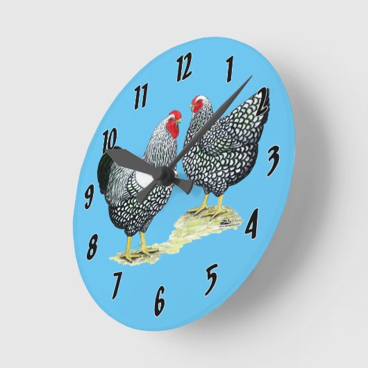 Wyandottesは組を銀ひもで締めました ラウンド壁時計 (傾斜)