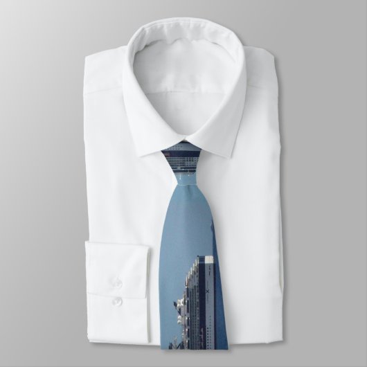 X千年間 ネクタイ (タイ)