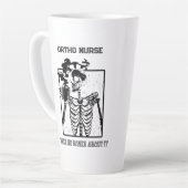 X線おもしろいカスタマイズ可能な医療ジョブオルソナース カフェラテマグ (左アングル)