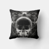 X線バタフライフラクタルスカル- B&W クッション (裏面)