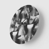 X線撮影をされる ラウンド壁時計 (傾斜)