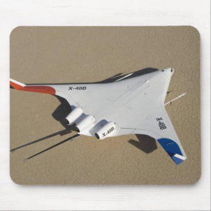 X-48Bは翼の体によって意気地なくされた空気車2を混ぜました マウスパッド