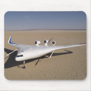 X-48Bは翼の体によって意気地なくされた空気車4を混ぜました マウスパッド
