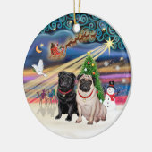 Xmas Magic - パグ（2匹：子犬+黒） セラミックオーナメント (左)