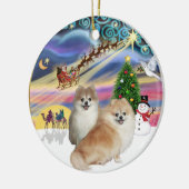 Xmas Magic - ポメラニアン2匹 (ホワイト+フォーン) セラミックオーナメント (左)