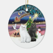 Xmas Magic - 白と黒のペルシャ猫 セラミックオーナメント (左)