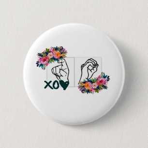 XO (ASLの抱擁及びキス手) 缶バッジ